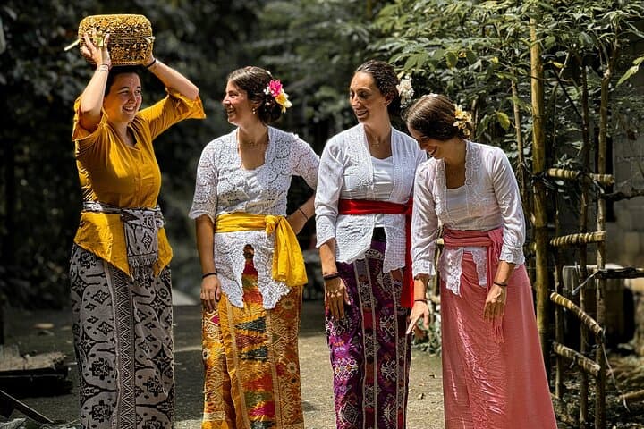 מחוץ לבית - סיור בכפרים בבאלי