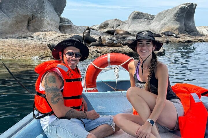 Island Tour with Snorkeling and Picnic