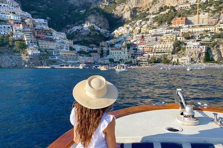טיול פרטי בסירה לאורך חוף אמלפי מ-Positano, Praiano או Amalfi