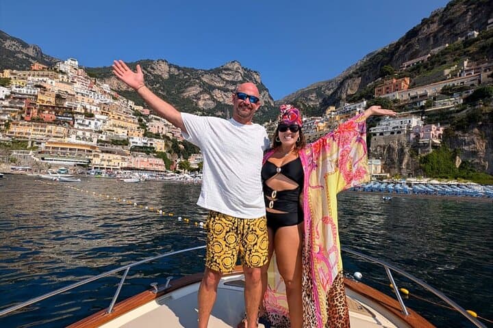 טיול פרטי בסירה לאורך חוף אמלפי מ-Positano, Praiano או Amalfi