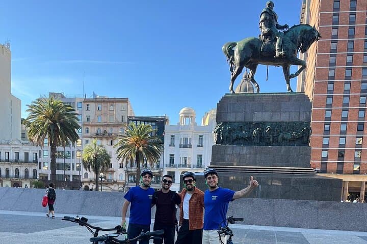 סיור אופניים חשמליים במונטווידאו