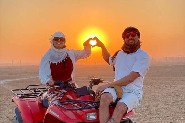 פירמידות גיזה, ספינקס, רכיבת גמלים, אופני שטח, קניות, שייט ערב עם ארוחת ערב