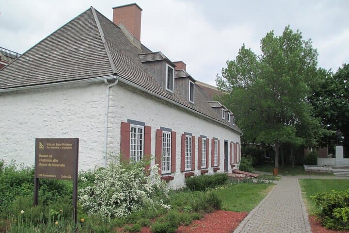 Trois-Rivières Self-Guided Walking Tour and Scavenger Hunt