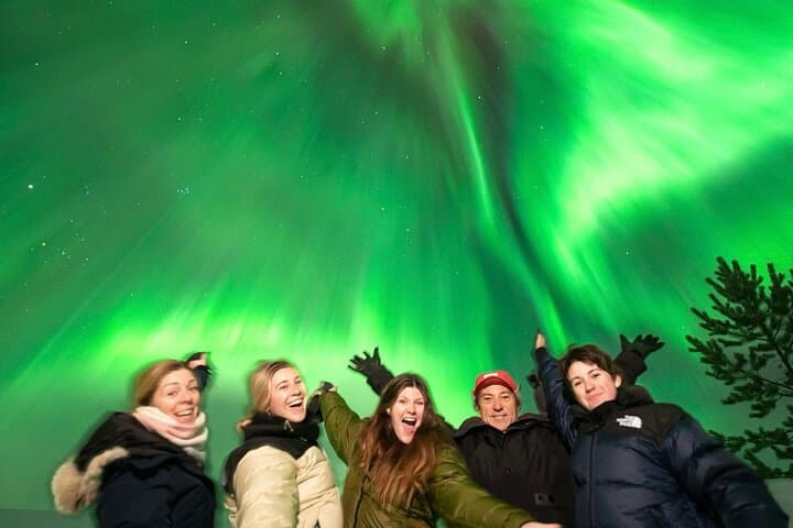 Rovaniemi: Northern Lights Pro Guaranteed - Unlimited Distance