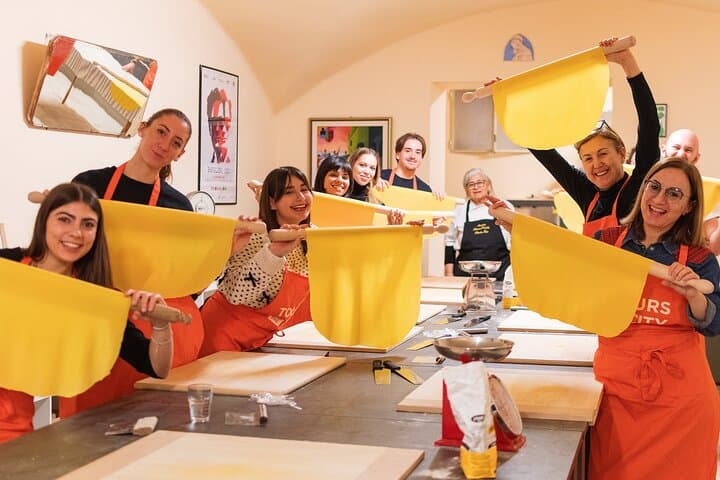 Bologna Local Pasta Cooking Class: Ragu, Spritz & Mr. Gelato