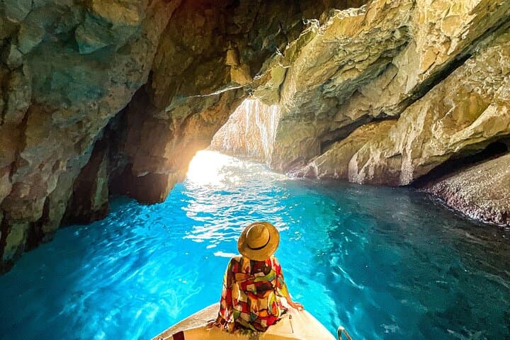 טיול יום מלא VIP ספינת הטיול, מערות כחולות ונוף עליון