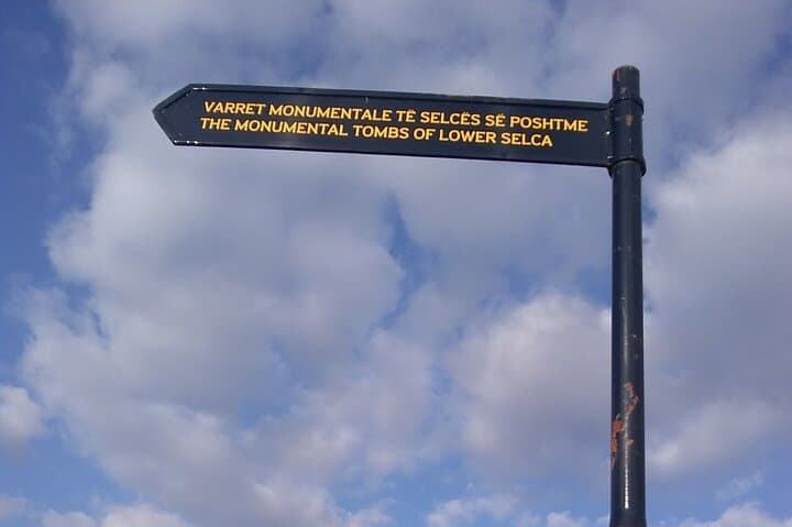 סיור מורשת אונסקו: לין העתיקה וקברי המלכים של סלצה