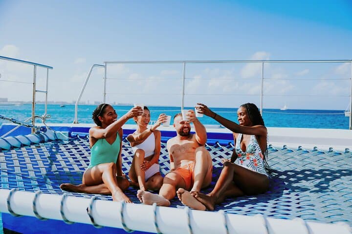Premium Morning Snorkel Sail with Champagne Brunch