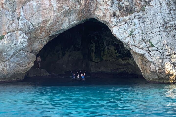 Private 4 Hours French Riviera Boat Tour with Swimming and Wine