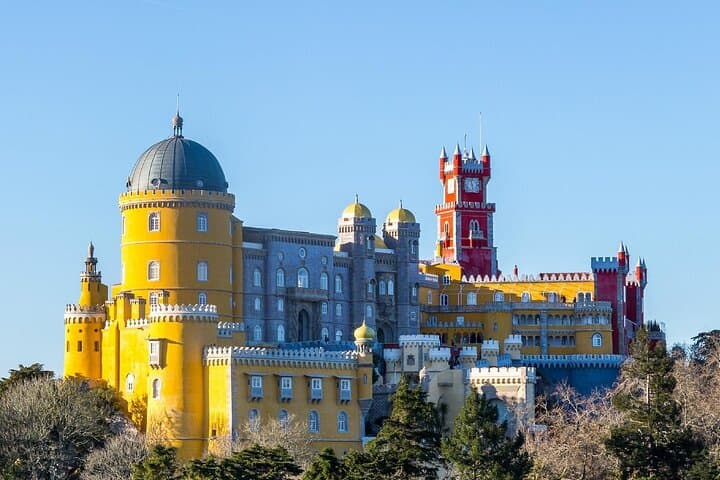 Lisbon: Sintra Private Day Trip with Pena Palace & Wine Tasting 