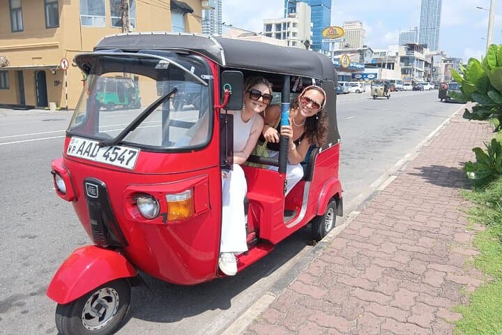 Colombo Private Tuk-Tuk City Tour with All Entry Fees Included