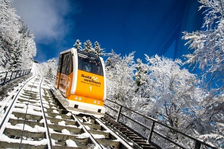 From Vienna to Hallstatt & Schloss Ort Day Trip 