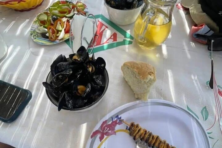 Ksamil: Mussel Sailing Tour with Food and Drink in Albania