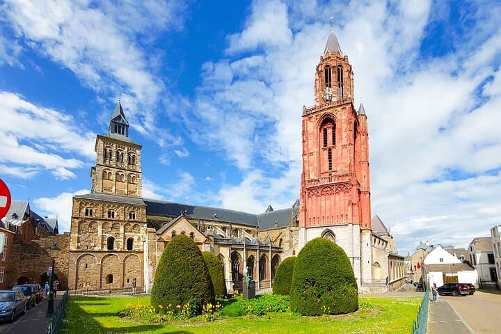 Maastricht city game: from Romans to Rieu