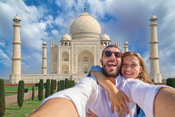 Taj Mahal Tour - Skip the Line All Inclusive with 5 Star Lunch