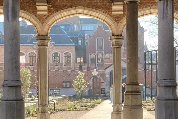 Lost Lanes and Secret Gardens Self Guided Audio Tour