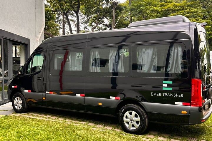 Van Executive 15 Places, GRU Airport to São Paulo.