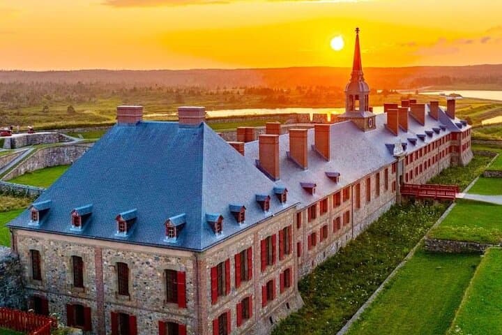 Fortress of Louisbourg Historic Tour: Cruise-Passenger Friendly