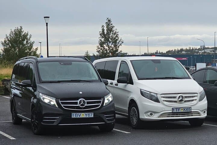 Keflavik Airport: One-way Private Transfer to/from Reykjavik