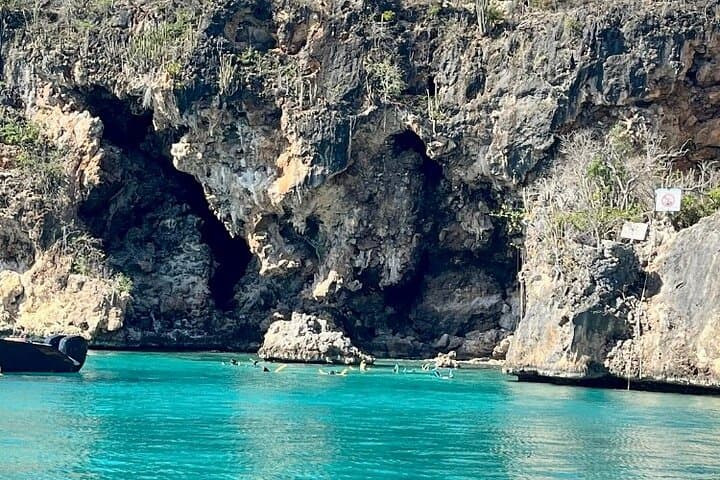 Anguilla Based: 2-Hr Group Snorkel at Little Bay Marine Park.
