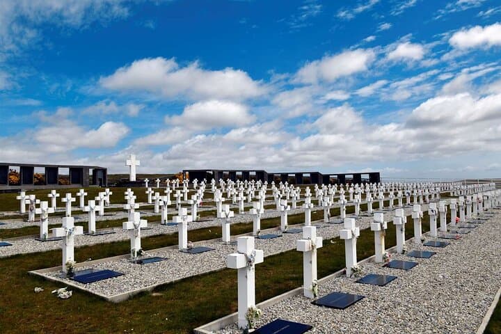 Argentine Cemetery and Historic City Adventure Tour