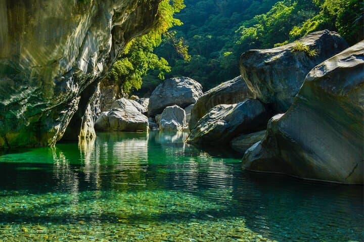 Custom Taroko Gorge & Hualien Private Day Tour