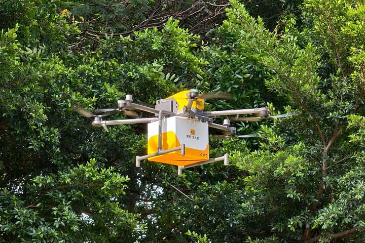 סיור טכנולוגי בשנזן עם רובוטקסי, משלוחי רחפנים, חנויות דגל