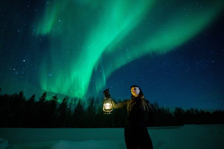 ROVANIEMI Unlimited Range Northern Lights Hunt with VIP Van