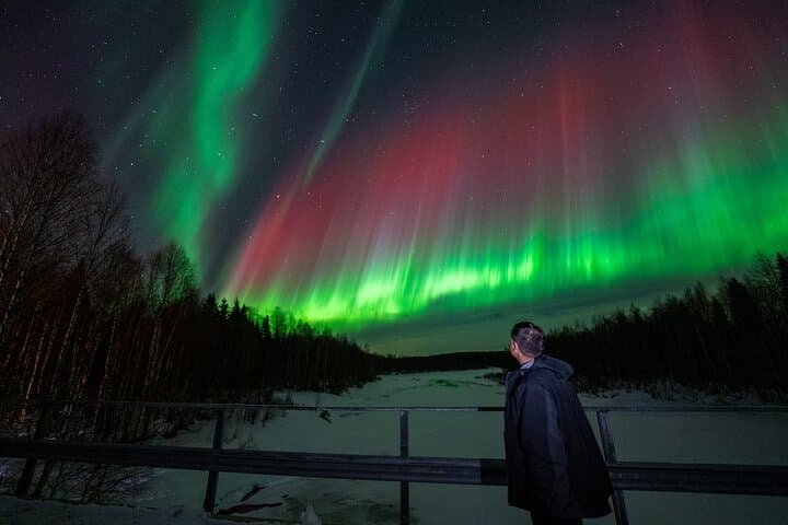 ROVANIEMI Unlimited Range Northern Lights Hunt with VIP Van