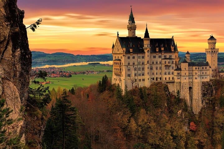 Neuschwanstein Castle Ticket with Audio Guide and Guidebook