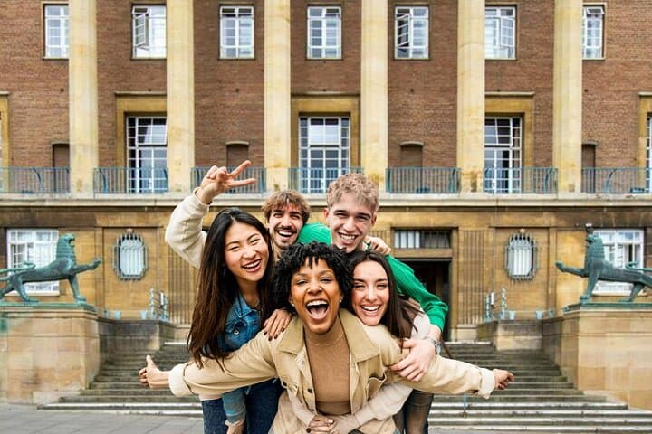 Norwich Self Guided Walking Tour and Interactive Treasure Hunt