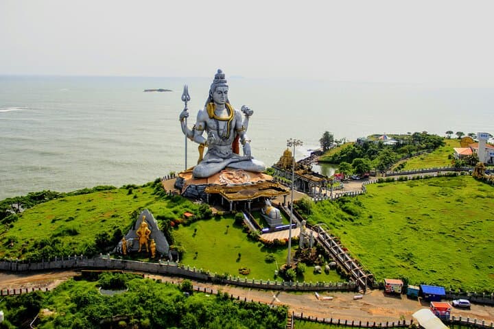 Five Day Coastal Karnataka Tour with Temples Beaches and Nature