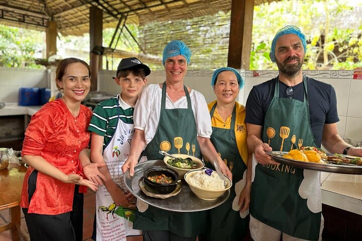 Cooking class & Vibrant Market by Scooter/Tuktuk (Half-Day)