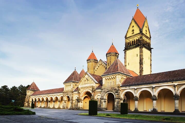 Guided tour of the historic South Cemetery for a private group