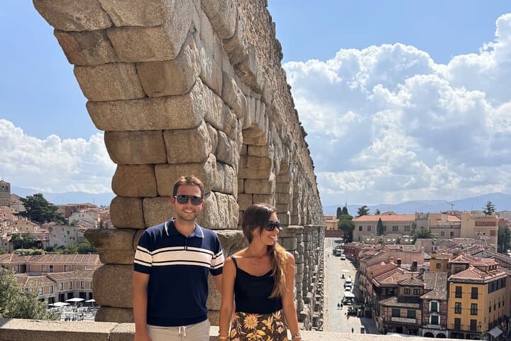 בִּיקוּר רַגלִי שָׁל סְגוֹבְּיָה בְּתוּר שָׁלּוּם שֶׁל שָׁלֹושׁ שָׁעָת, לְשִׁכְנָּיוּת כְּלוּלָה