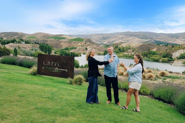 Queenstown Boutique Wine Tour - All-Inclusive 4 Wineries & Lunch