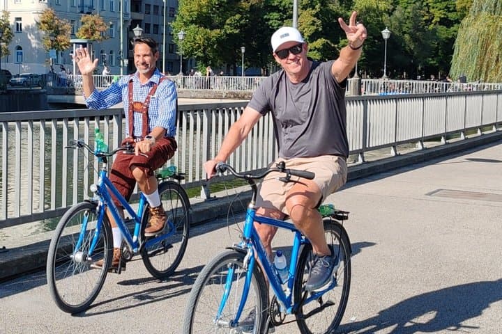 Classic Bike Tour daily @ 11.30am with Beer Garden stop & Surfers