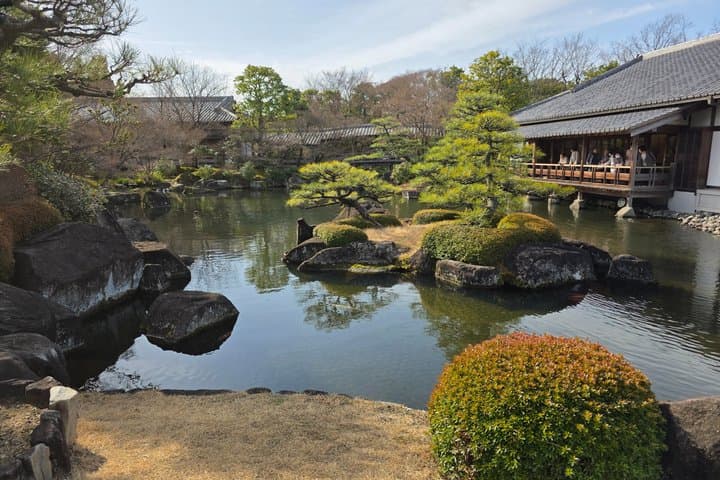 Himeji Castle Masterclass: Samurai Strategy & Zen Aesthetics