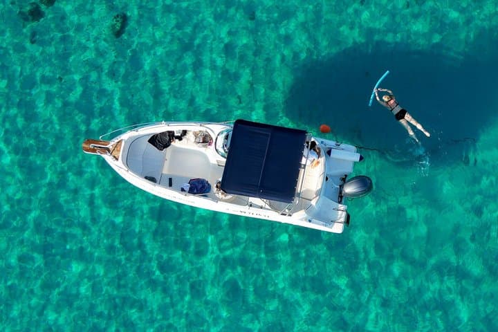 Tour in Malta Boat Charter to Comino and Gozoand Blue Lagoon