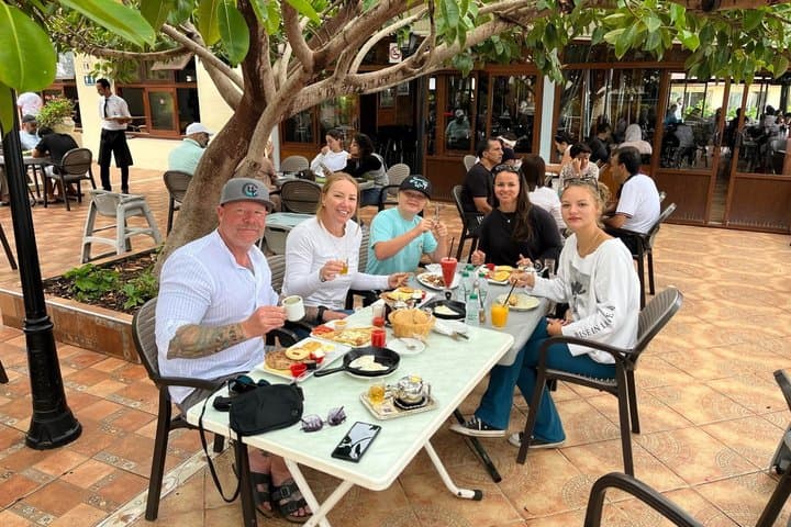 Local Walking Tour Including Traditional Moroccan Meal