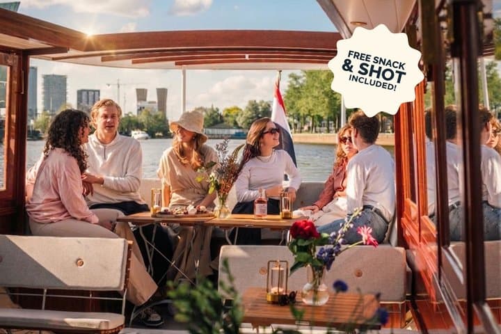 Amsterdam: Luxury Canal Cruise including Cocktails & Snacks