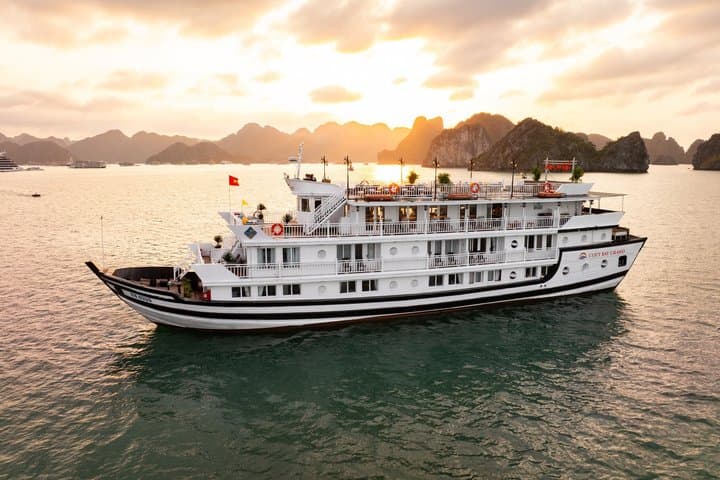 The Best Halong Bay Overnight Cruise –CozyBay Grand-All Inclusive