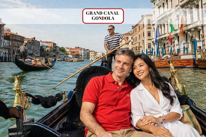 Grand Canal Gondola Experience with Live Commentary™