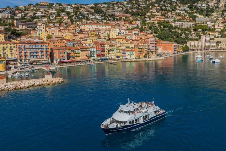 שייט תצפית חופי בים התיכון מהעיר ניס