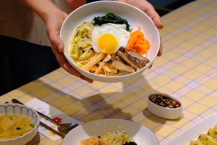 Gyeongju: Bibimbap & Gimbap - Korean Cooking Class