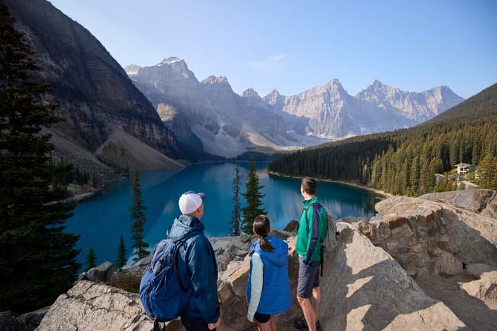 Lake Louise, Moraine Lake, Emerald Lake & Banff - Day Trip