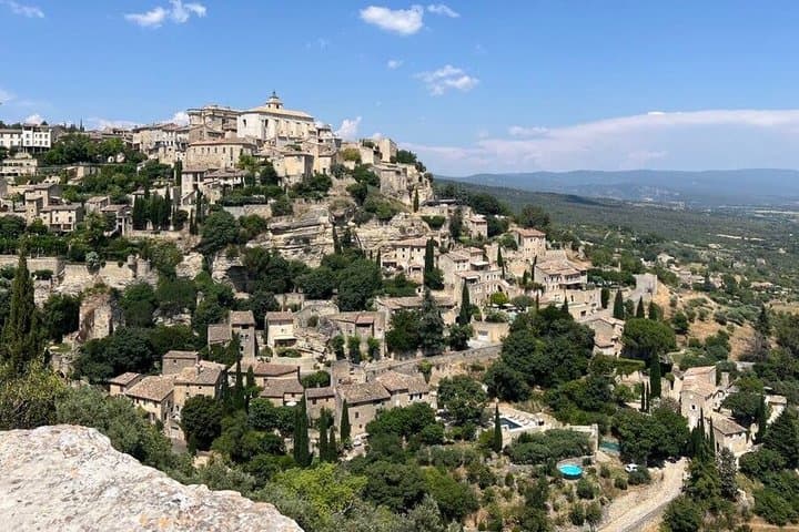 Hilltop villages of the Luberon, GORDES and LAVANDERS private day