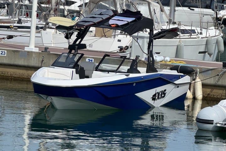 Private Wakesurf, Wakeboard & Boat Experience – Saint-Tropez