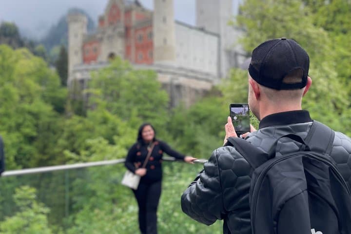 Neuschwanstein Castle : Skip-the-Line Guided Tour & Bus Shuttle