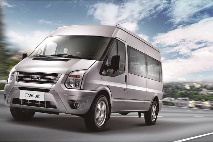 סיאנוקוויל לפנום Penh ברכב פרטי או מיני ואן